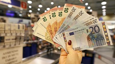 The future of cash: How much money do Europeans carry today?