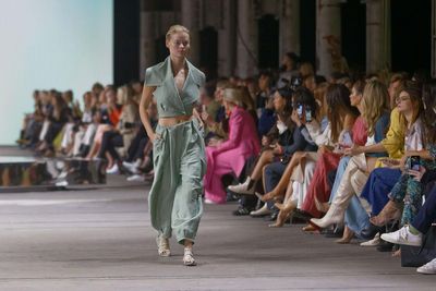 Styling the balloon pant can be tricky. Here’s how to do it at any age