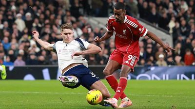 Thomas Frank Hits Back at Arne Slot’s ‘Reckless’ Micky Van de Ven Criticism