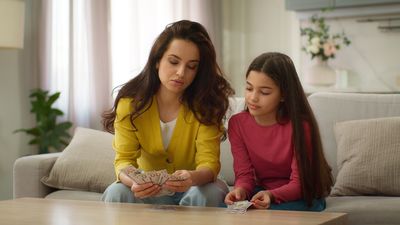 Smart Ways to Teach Kids About Money During Winter Break