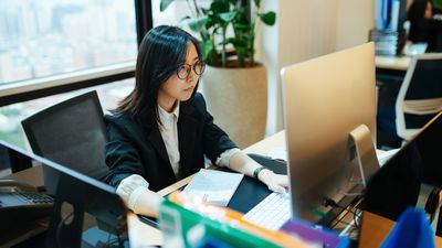 10 Tips To Start a Business With Very Little Money, According to Entrepreneurs