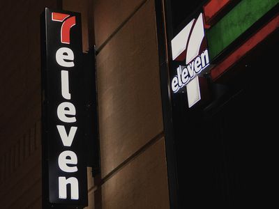 When Do Supermarkets Close on Christmas Day 2025? Acme, Albertsons, Ralphs, 7 Eleven Hours Revealed