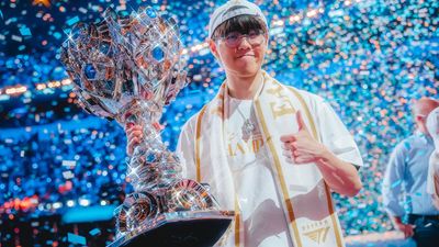 Oner brings Christmas cheer to T1 fans, re-signs through 2028
