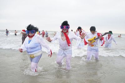 In Pictures: It’s now or never for Boxing Day dip enthusiasts