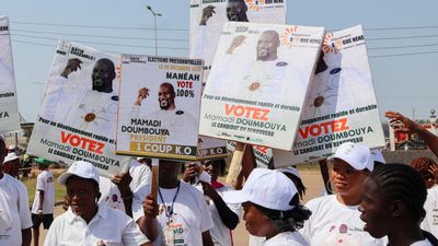 Guinea's presidential candidates hold final rallies before vote