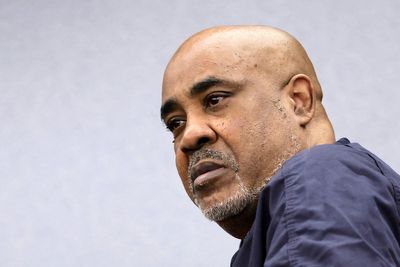Man accused of killing Tupac Shakur seeks to suppress evidence in court