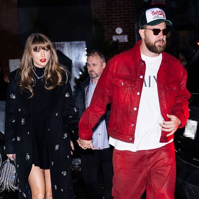 Travis Kelce Reportedly Spent $142,000 on Christmas Gifts for Taylor Swift This Year