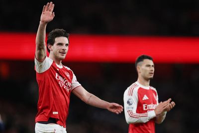 Arsenal v Brighton live: Injury-hit Gunners cling on for vital Premier League win to go top