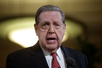 Jeffrey R. Holland, next in line to lead Church of Jesus Christ of Latter-day Saints, dies at 85