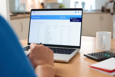 Banks Are Testing Monthly Fees on Once‑Free Services