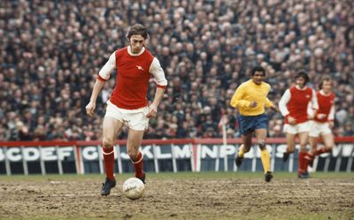 'I once saw an Arsenal player stub out his cigarette as he ran onto the field' Ray Davies on his lifelong obsession with Arsenal, from the era of "boring, boring" era to the liquid football of Wenger