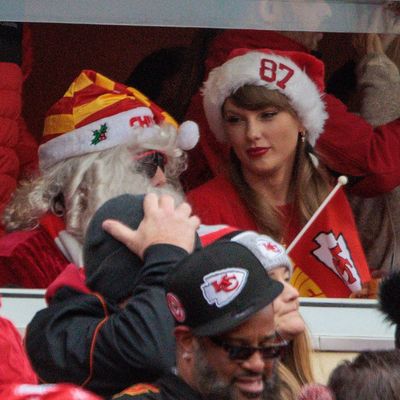 Taylor Swift's Disappointed Reaction to the Chiefs' Christmas Day Game Loss Is Going Viral