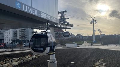 Public transport takes to the skies in Greater Paris with first urban cable car