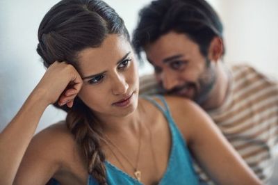 10 Behaviors That Reveal He’s Just Pretending to Love You