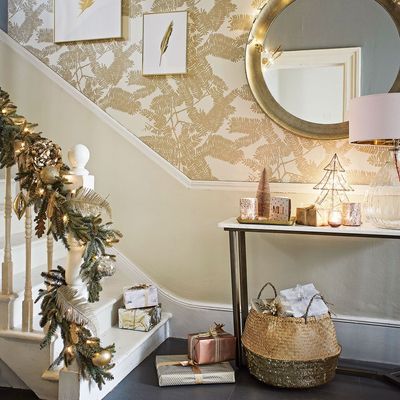 5 cleaning and DIY jobs I always do when putting away my Christmas decorations to make the transition into the new year easier