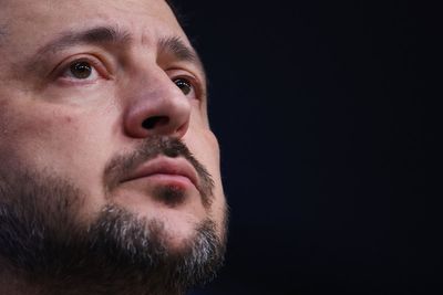 Zelensky arrives in Florida for Trump talks in bid to secure Ukraine peace deal