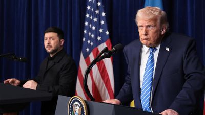 Trump says US and Ukraine 'a lot closer' on peace deal but 'thorny issues' remain