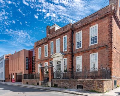 The English House by Dan Cruickshank review – if walls could talk