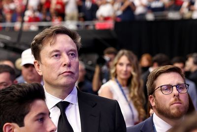 Elon Musk Sounds the Alarm as Silver Soars—Why Your Groceries, Gadgets and Bills Could Cost More in 2026