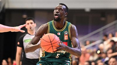 JackJumpers roll sluggish Phoenix for rare home NBL win