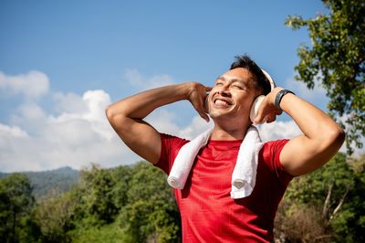 10 Things Men Are Doing Now That Instantly Improve Mental Clarity