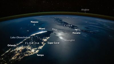 ISS astronaut snaps stunning nighttime photo of Florida and Cuba | Space photo of the day for Dec. 29, 2025
