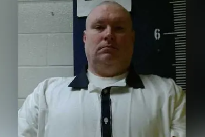 Execution halted for man who murdered two real estate agents as judge probes parole board’s ‘conflict of interest’