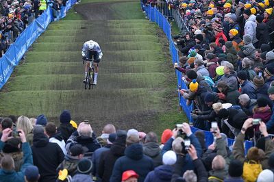 'This is the last thing I wanted to happen' - Spectator apologises after knocking Mathieu van der Poel off balance during Azencross