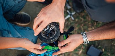 I volunteer in a repair cafe: we can help you learn to fix your broken Christmas gift