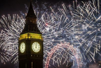 New Year's Eve: What is the tube, train and bus schedule?