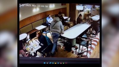 Moment comedian's bag is stolen from under her London restaurant seat as thief pulls 'dance move'