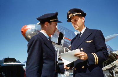 American Airlines pilot's pay stub shows surprisingly 'elite money,' with $458,000 in year-to-date compensation