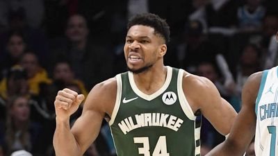 Giannis Antetokounmpo Took Another Surprising Shot With Time Winding Down