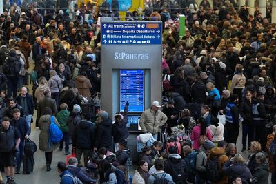 Thousands of Eurostar passengers face travel chaos as services cancelled close to new year