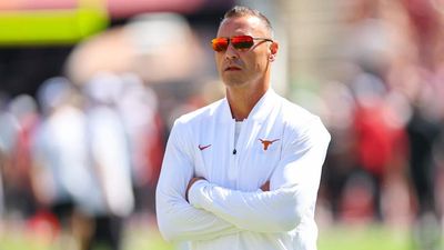 Steve Sarkisian Calls Out Lack of Regulation Surrounding Agents in CFB, Salary Cap