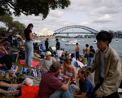 Key viewing spots for Sydney fireworks reach capacity as city urged to celebrate first New Year’s Eve since Bondi attack