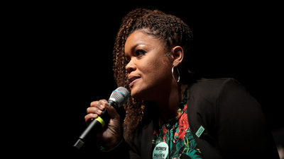 Chevy Chase Scandal: Yvette Nicole Brown Hits Out At CNN Over Racism Allegations