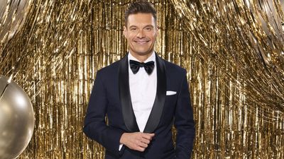 Ryan Seacrest Proved He’s Ready To Celebrate The New Year With The New Ball And A Hilarious Meme