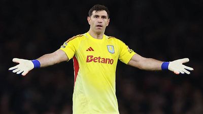 Unai Emery, Emi Martinez Deliver Bitter Responses to Lopsided Arsenal Defeat