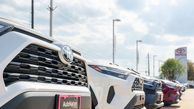 Man walks into Toyota dealership ready to buy. Then salesman’s words says makes him turn around and leave