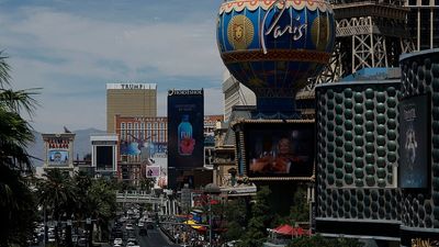 ‘Things are being held up with tape’: Worker warns against staying at famous Las Vegas hotel after revealing what management allows