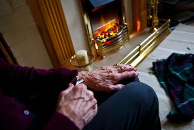 Household energy bills rise as temperatures plummet