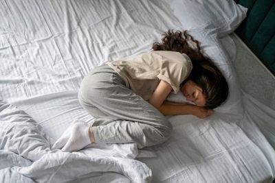 Cardiologists Warn: The Sleeping Position That Puts Stress on an Aging Heart