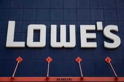 If You'd Put $1,000 Into Lowe's Stock 20 Years Ago, Here's What You'd Have Today
