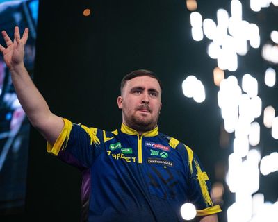 PDC world darts: Van Veen dumps Humphries out as Littler wins over crowd