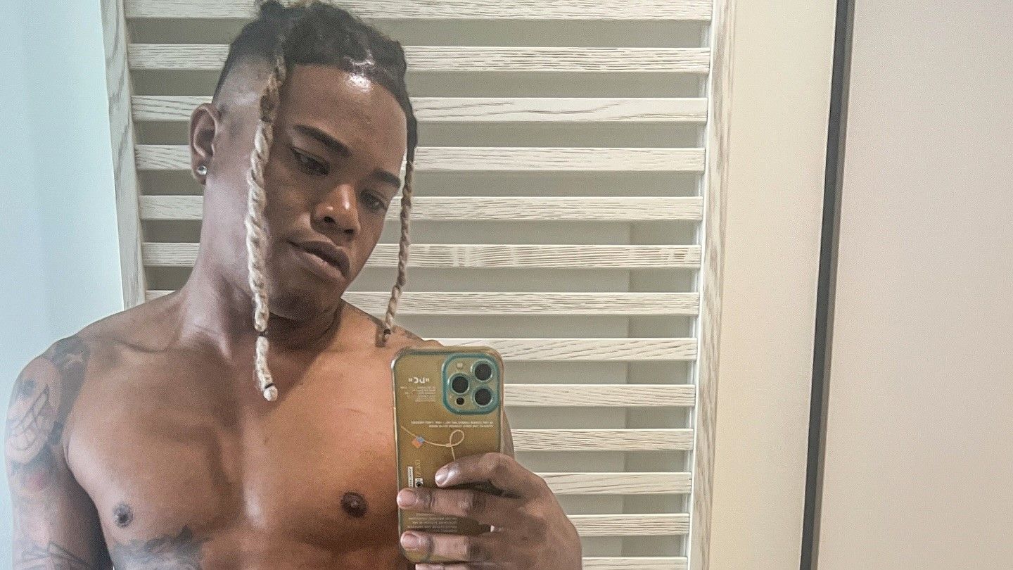 10 Photos of Brian King Joseph: The Violinist Who Sued…