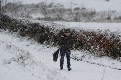 Snow and ice expected to bring travel disruption ahead of amber weather warning