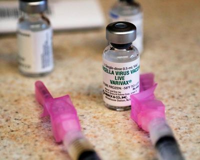 UK children to get chickenpox vaccine with measles, mumps and rubella jab