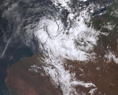 Weather tracker: Cyclone Hayley brings intense wind and rain to Australia