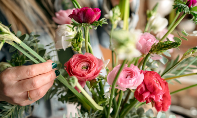 Petals & Roots: How To Create a Symbolic Floral Arrangement – and Welcome in the New Year with Intention